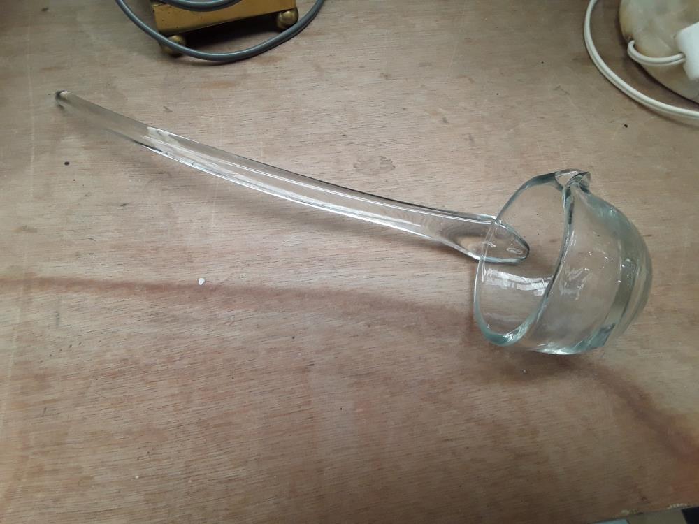 LOUCHE EN VERRE TRANSPARENT 