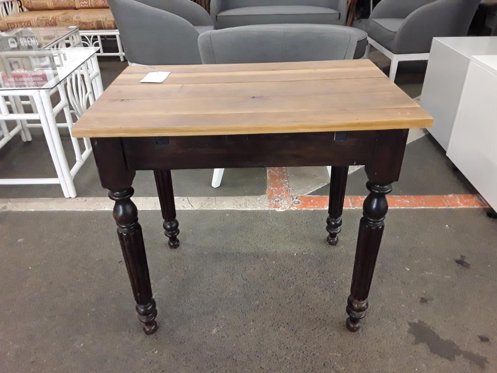 PETITE TABLE D'APOINT 