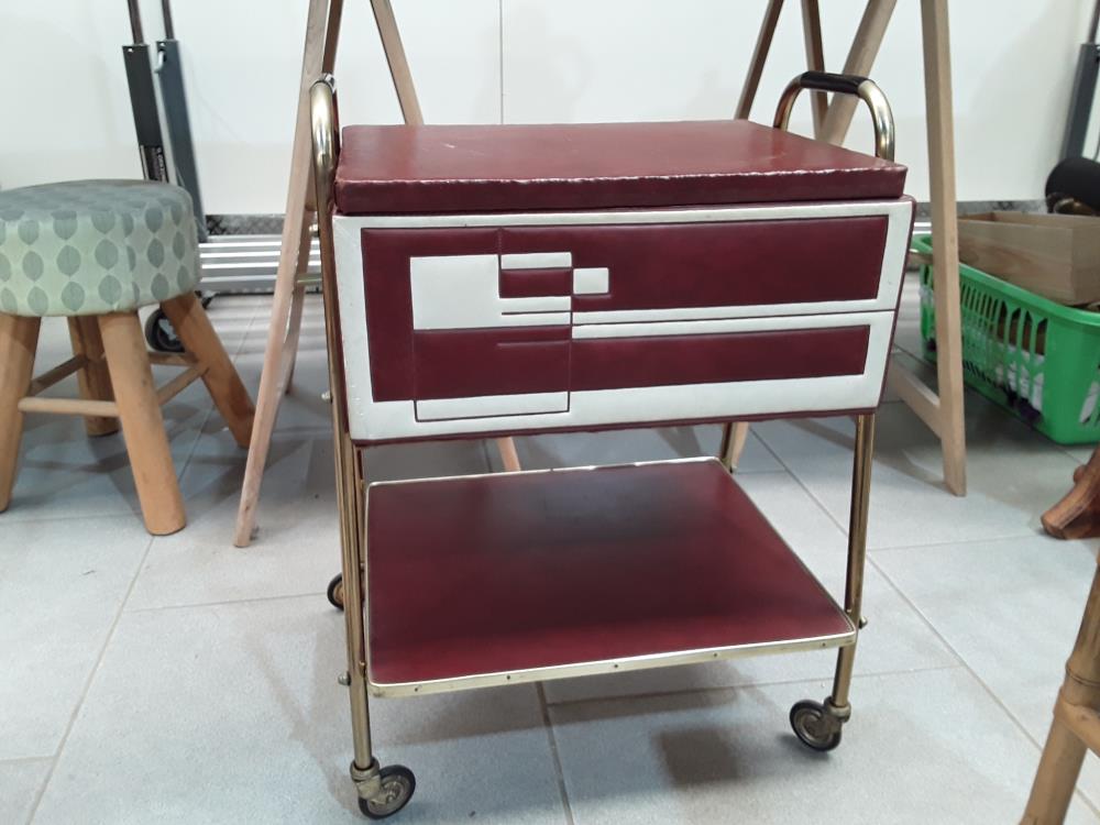 BOITE A COUTURE DESIGN ANNEE 50 