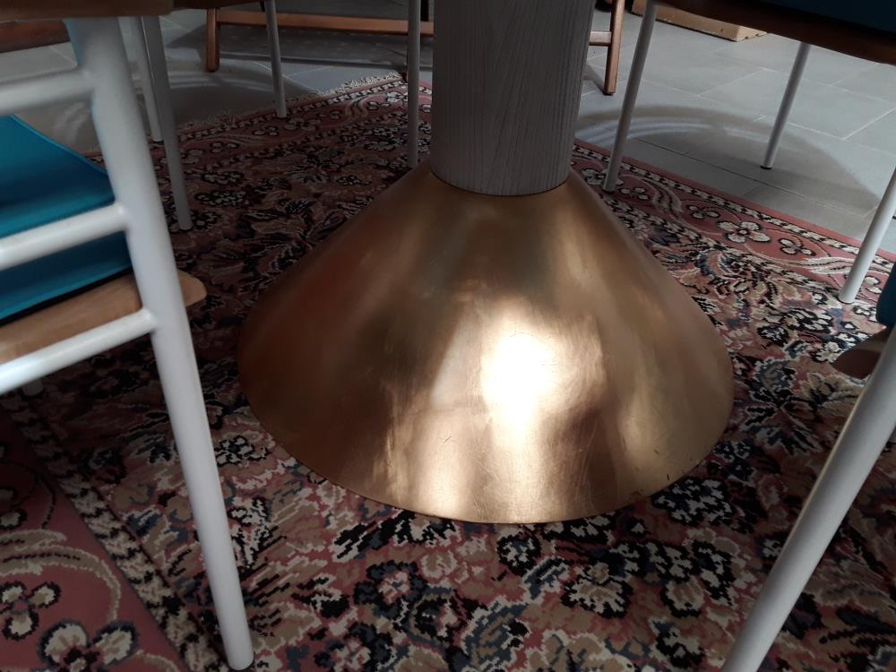 TABLE RONDE TWIST REALISEE PAR OLIVIER DE SCHRIJVER DESIGNER BELGE 2/8