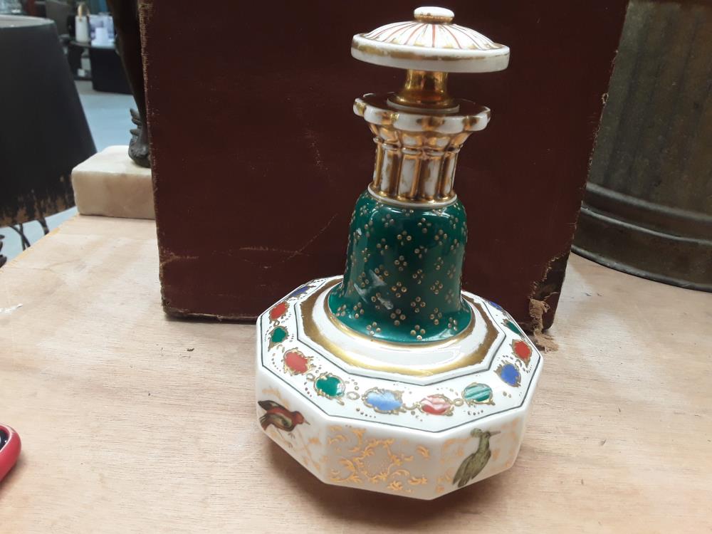 FLACON À PARFUM PORCELAINE VIEUX PARIS 19EME MANUFACTURE JACOB PETIT 