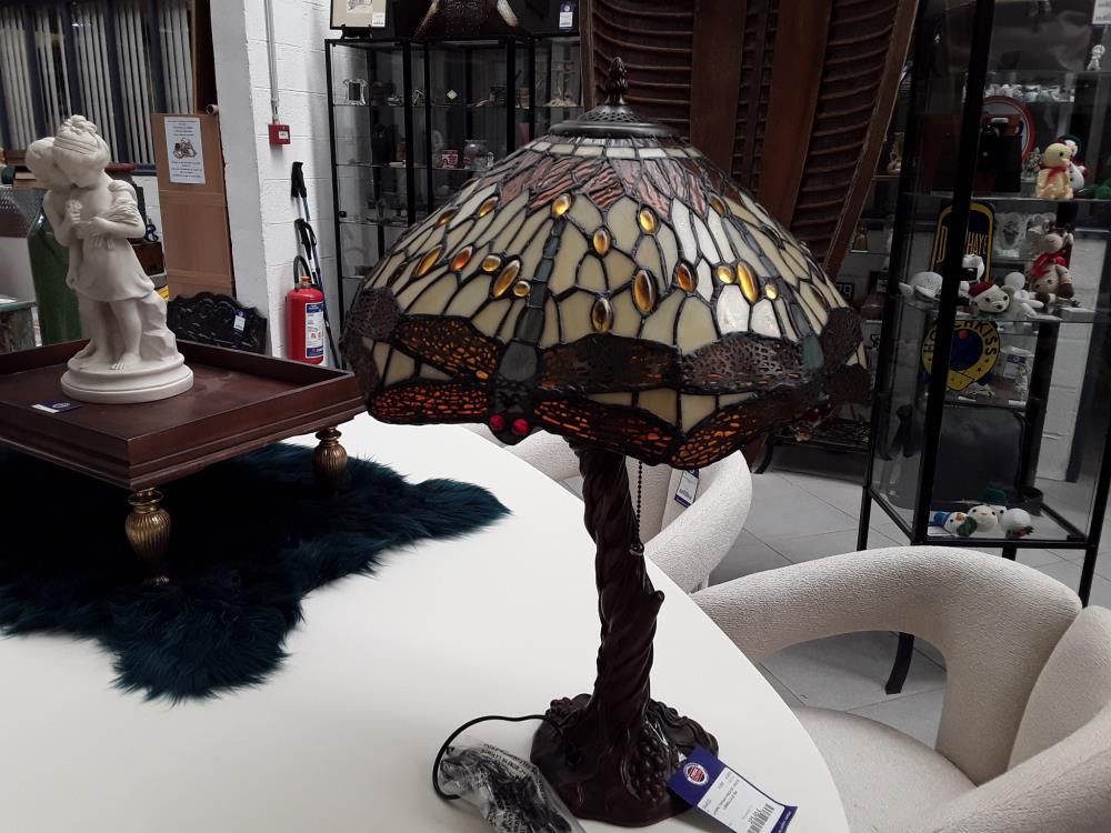 LAMPE TIFFANY PIED DE VIGNE LIBBELLULE 854