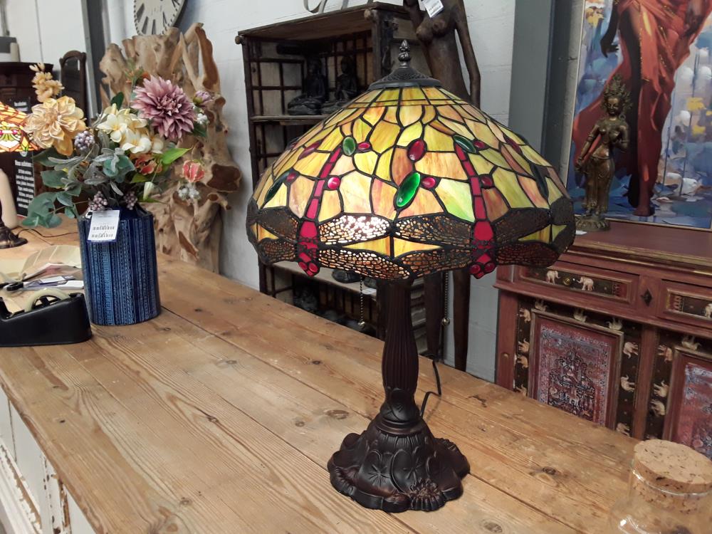 LAMPE TIFFANY PIED DE NENUPHARE VERTE ET ROUGE 220