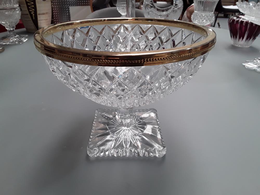 VASQUE CENTRE DE TABLE CRISTAL DE BOHÈME 
