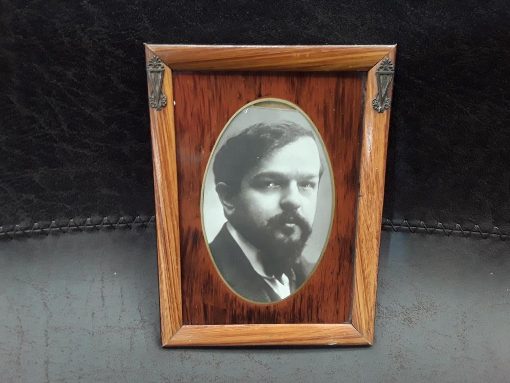 PORTRAIT PHOTO 