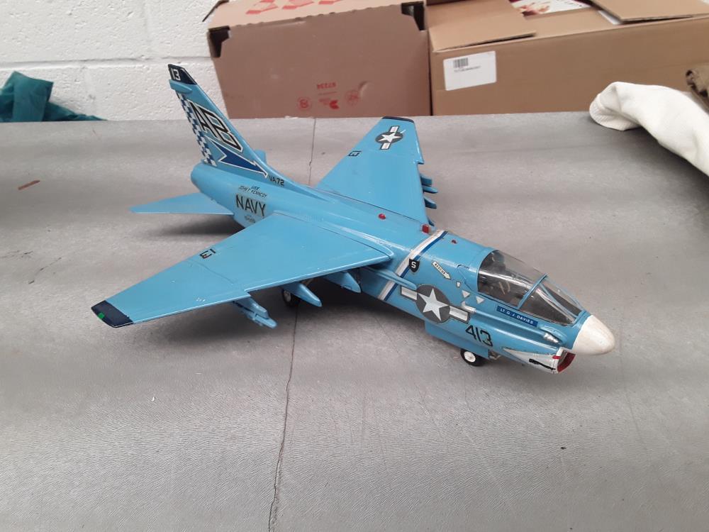 MAQUETTE D'AVION U.S NAVY 