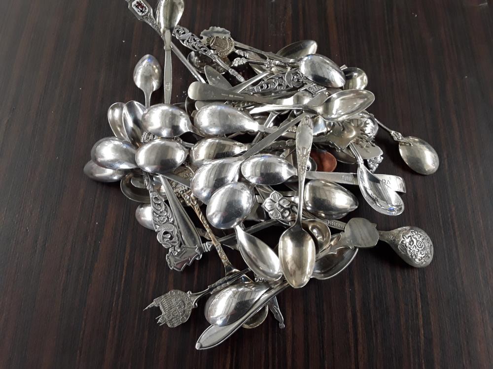COLLECTION DE PETITES CUILLÈRES METAL ARGENTÉ 