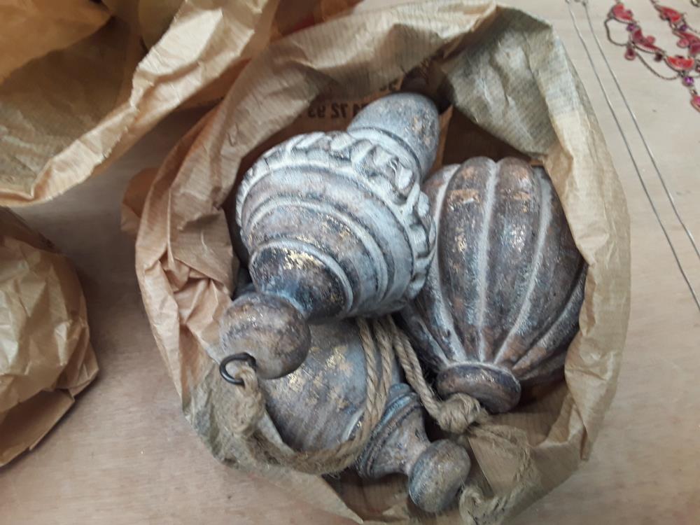 LOT DE BOULES EN BOIS DECO 