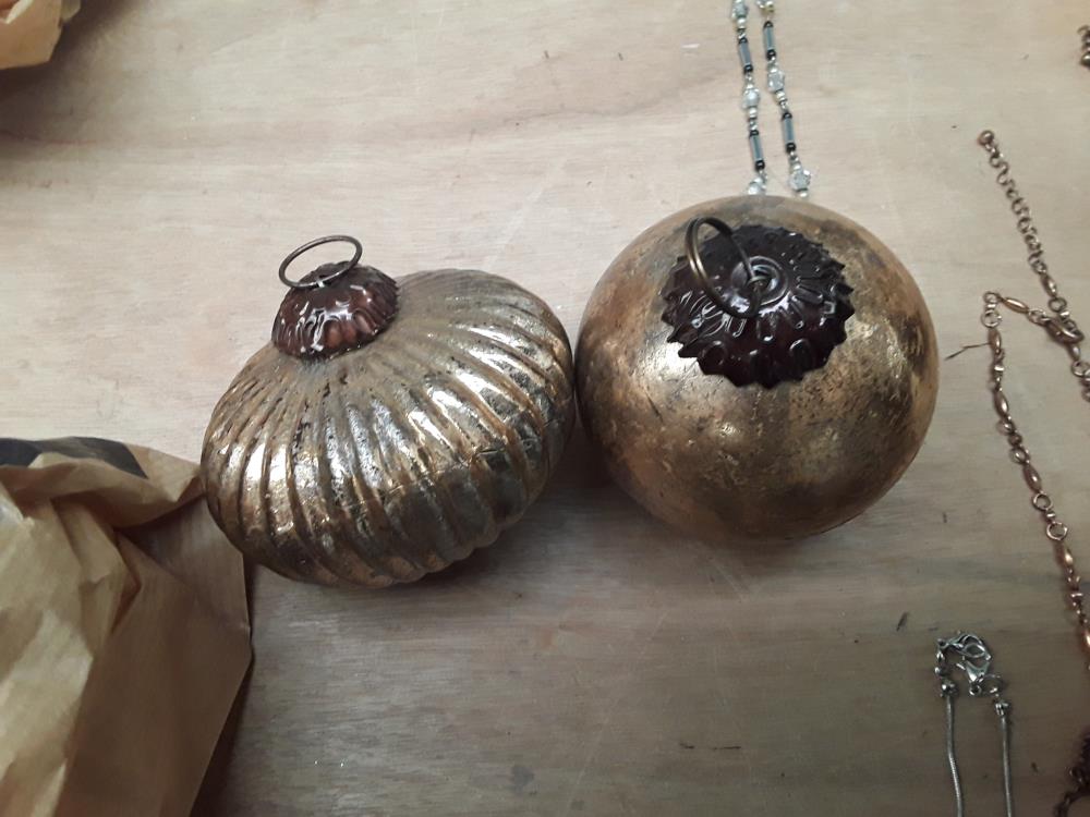 LOT DE BOULES COULEUR BRONZE 