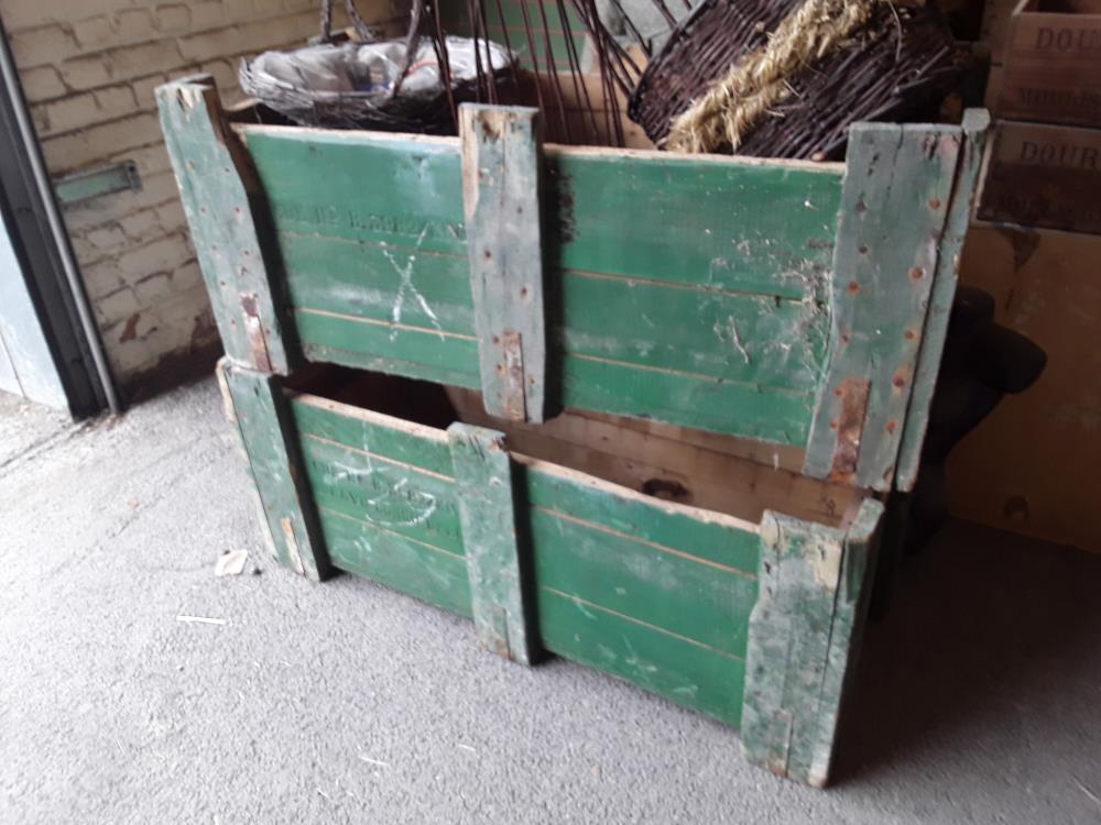 CAISSE VERTE EN BOIS 