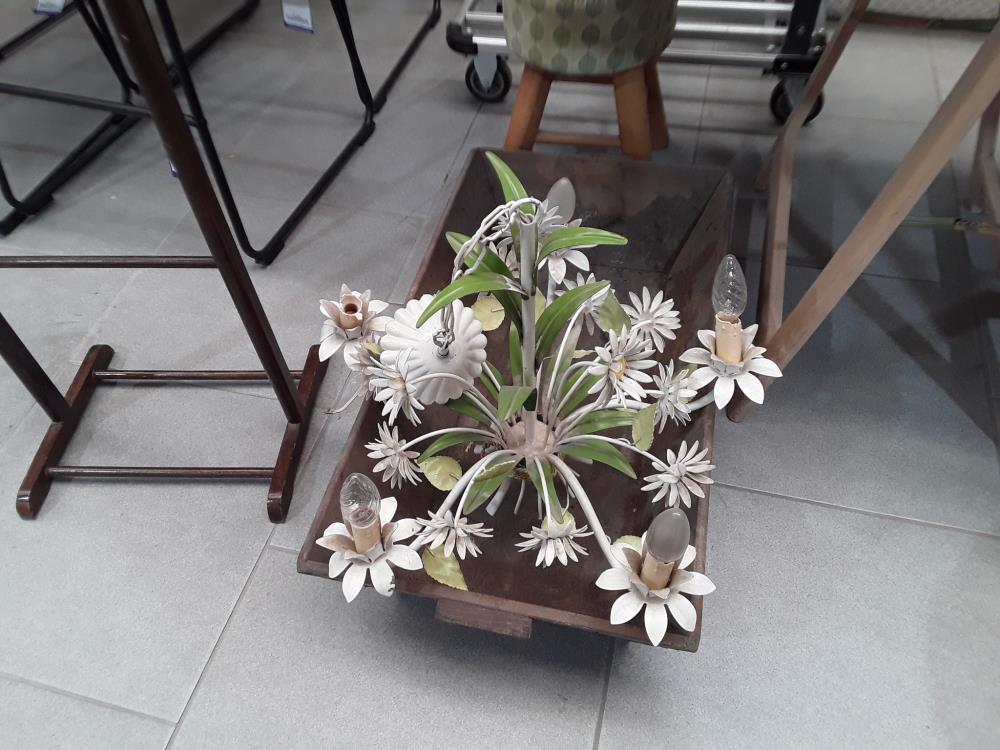 LUSTRE EN FER FORGE FLEUR 