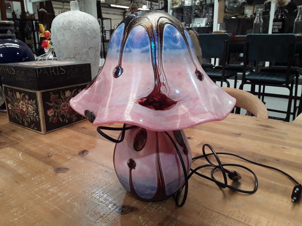 LAMPE EN PATE DE VERRE ROSE SOUFFLÉ SIGNÉE GAUTHIER 95