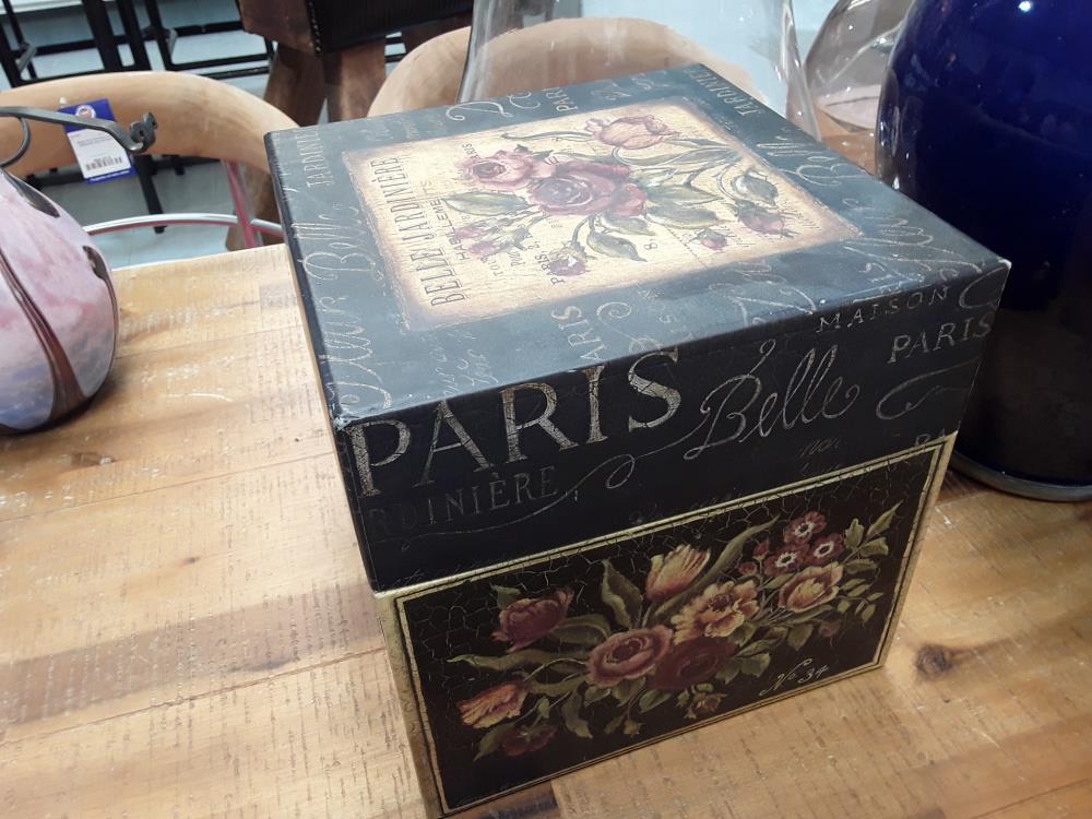 BOITE DECO PARIS 34 