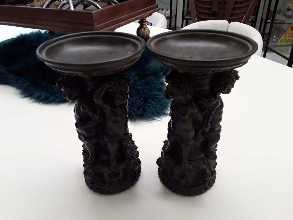 PAIRE BOUGEOIRS ANGELOTS