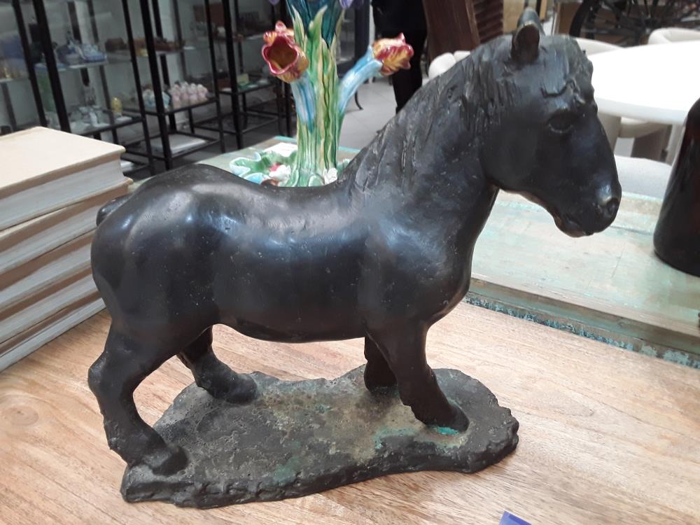 BRONZE CHEVAL DE TRAIT BRONZE COULÉ CIRE SUR SOCLE IMITATION PIERRE 