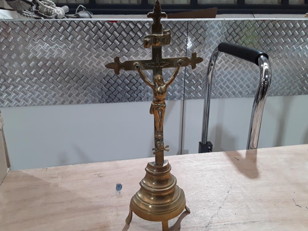 CHRIST EN CUIVRE 