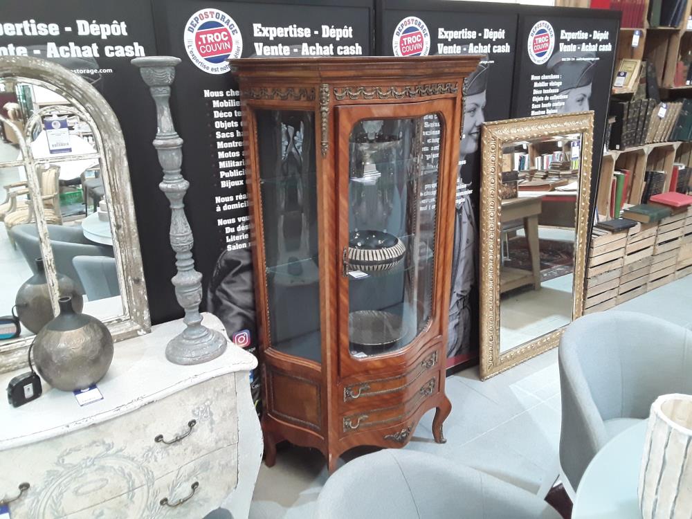 VITRINE MARQUETEE DE ST LOUIS XV 1M75 SUR 1M