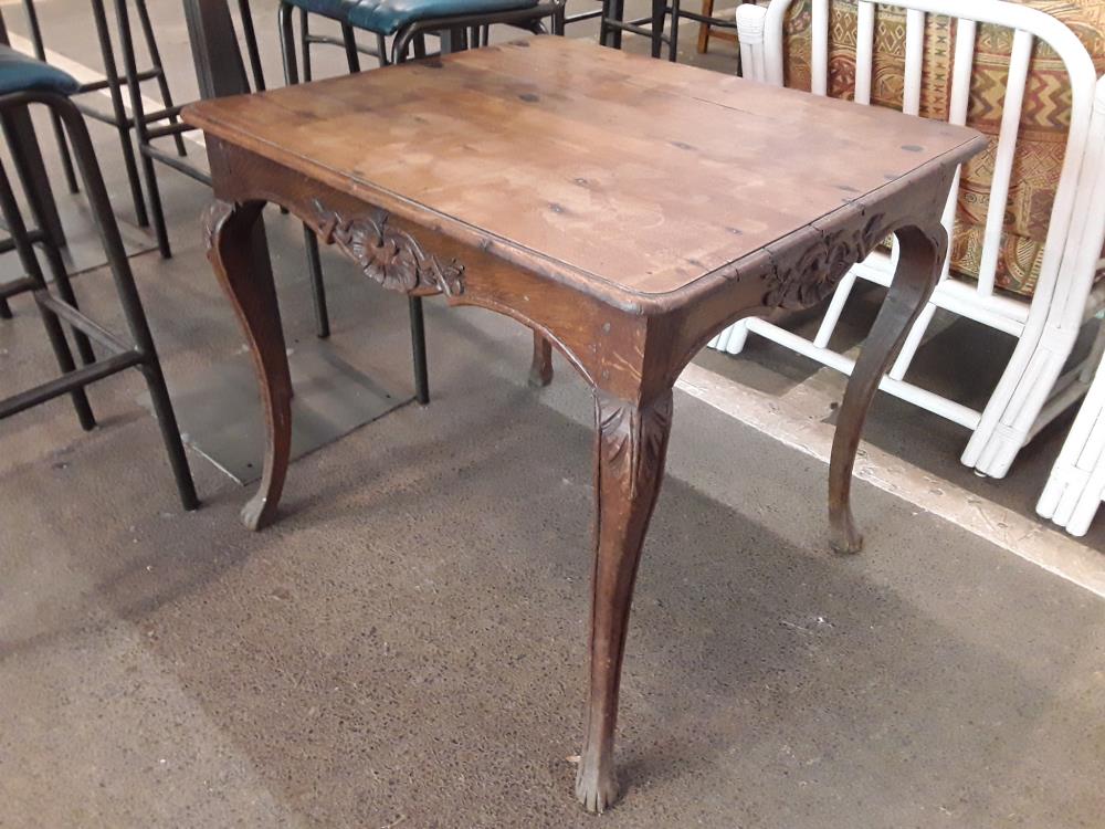 TABLE DE ST LOUIS XV EN CHENE MASSIF