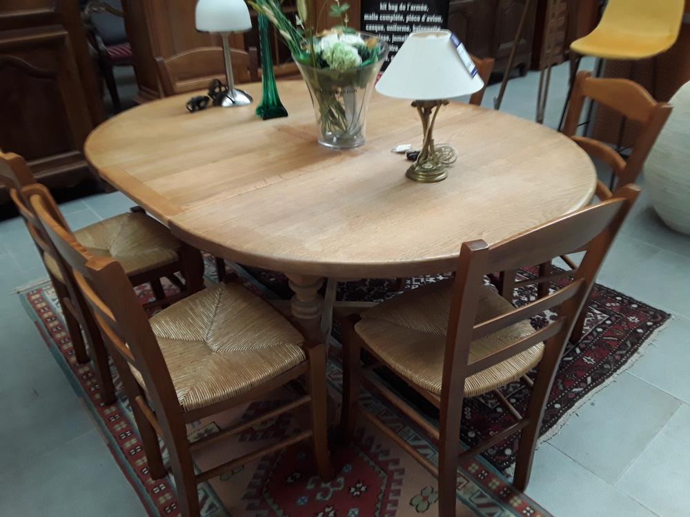 TABLE EN CHENE MASSIF  AVEC ALLONGE 
