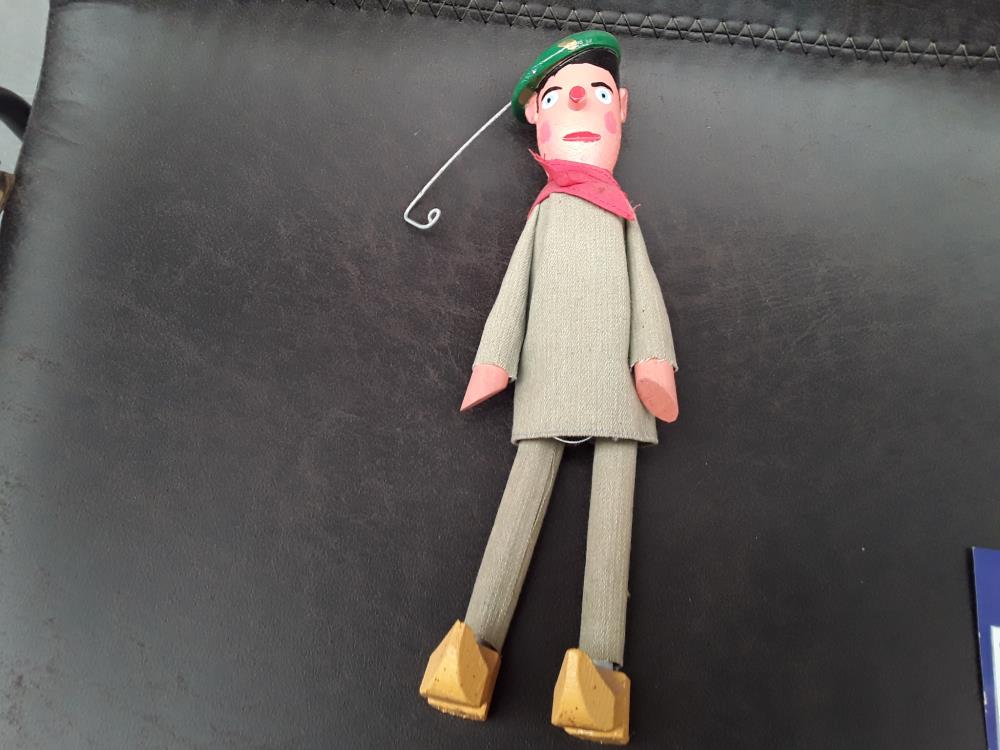 MARIONETTE EN BOIS ARDENNAIS 