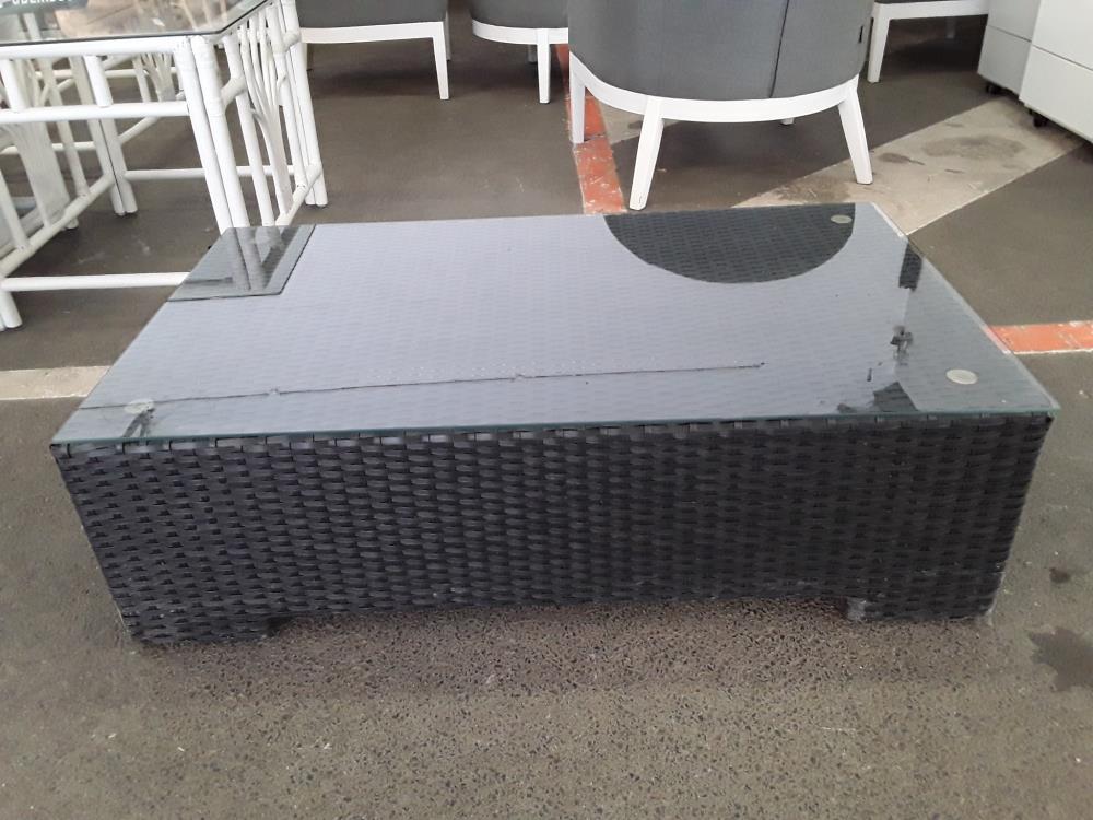 TABLE DE JARDIN 