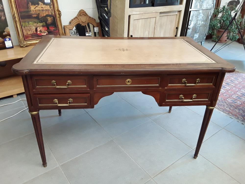 BUREAU PLAT DE STYLE LOUIS XVI