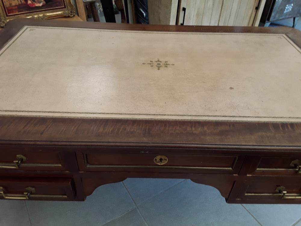 BUREAU PLAT DE STYLE LOUIS XVI