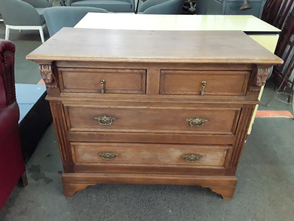 COMMODE 4 TIROIRS EN CHENE 