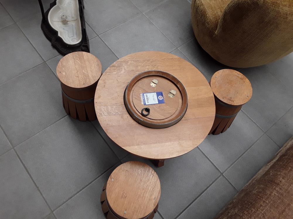 ENSEMBLE TABOURET ET TABLE TONNEAU 