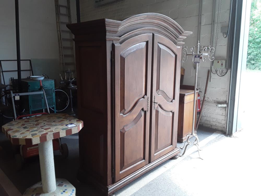 GARDE ROBE EN NOYER 2 PORTES 