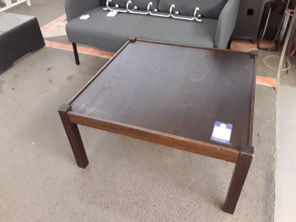 TABLE DE SALON CARRE 