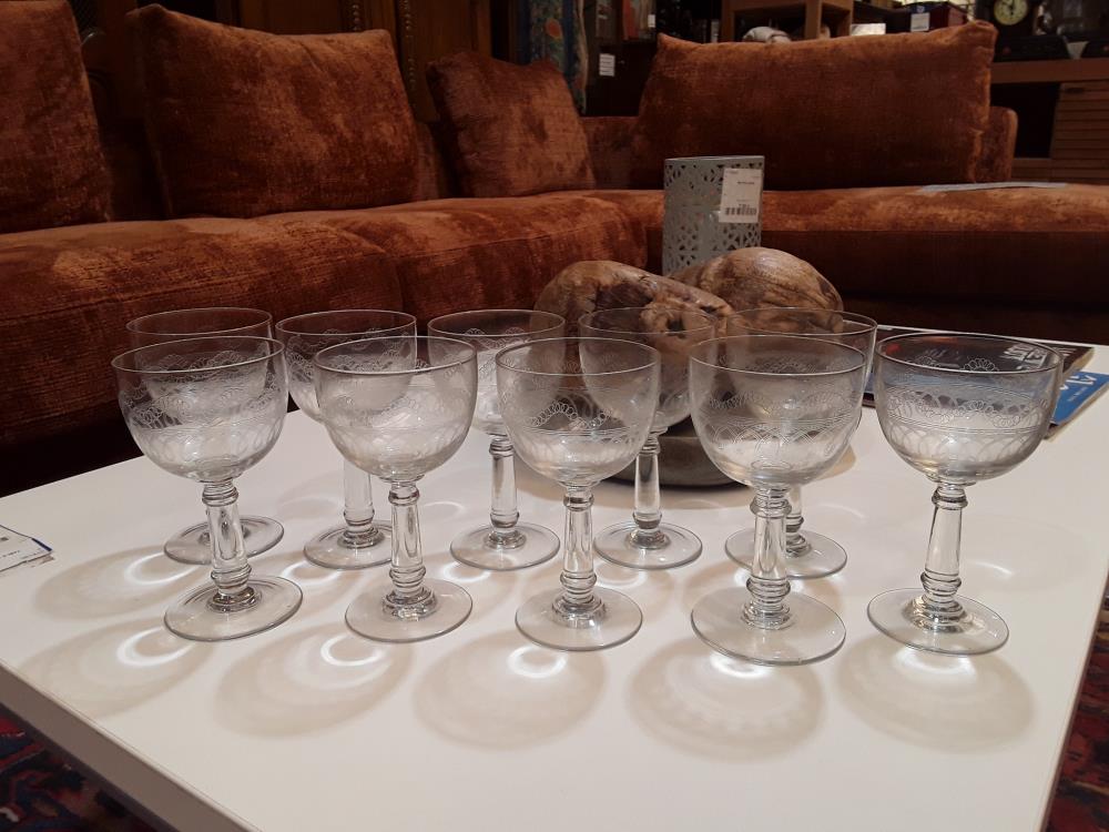 SERIE DE 12 VERRES LOUIS PHILIPPE 