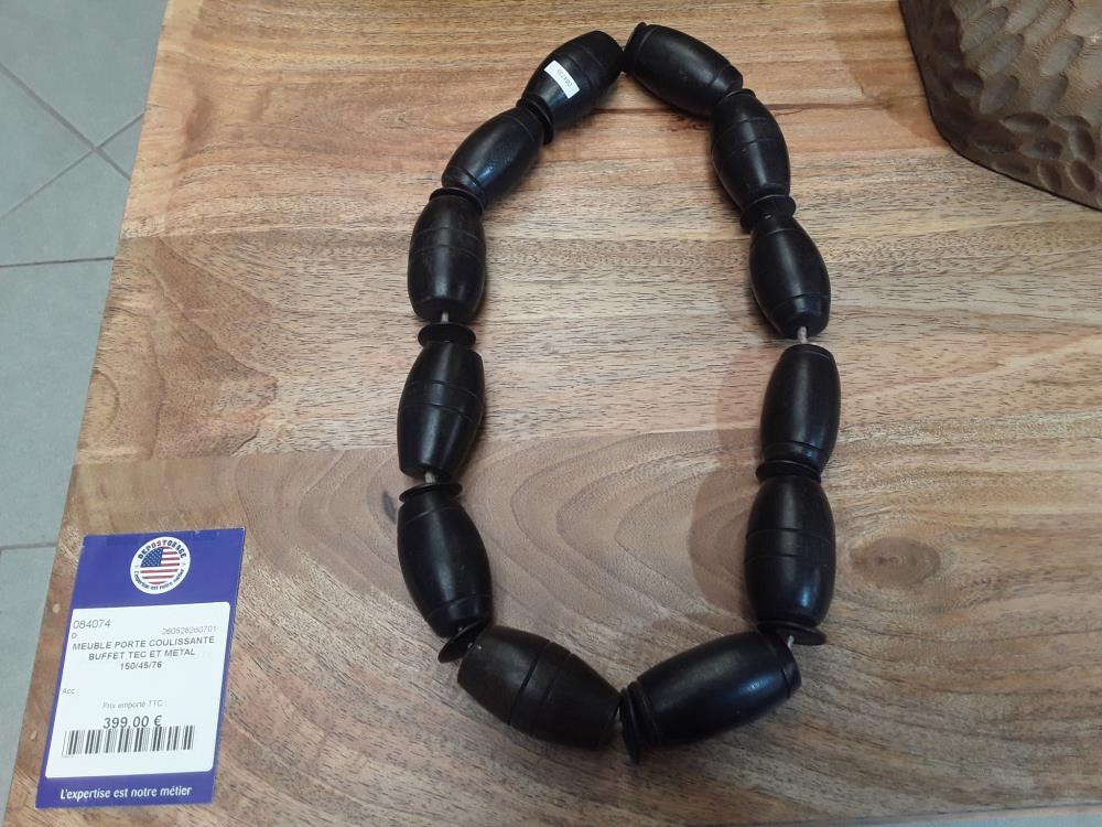 COLLIER DE CEREMONIE EN EBEN CONGO 