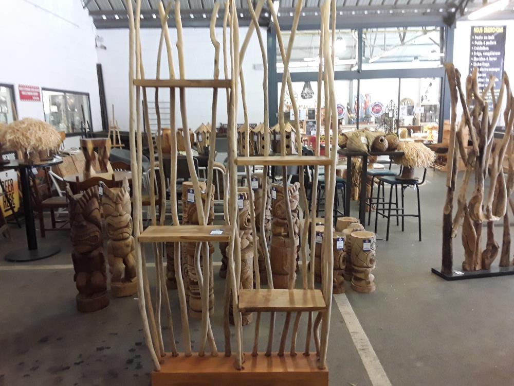 ETAGERE EN BOIS FLOTTÉ DÉCO