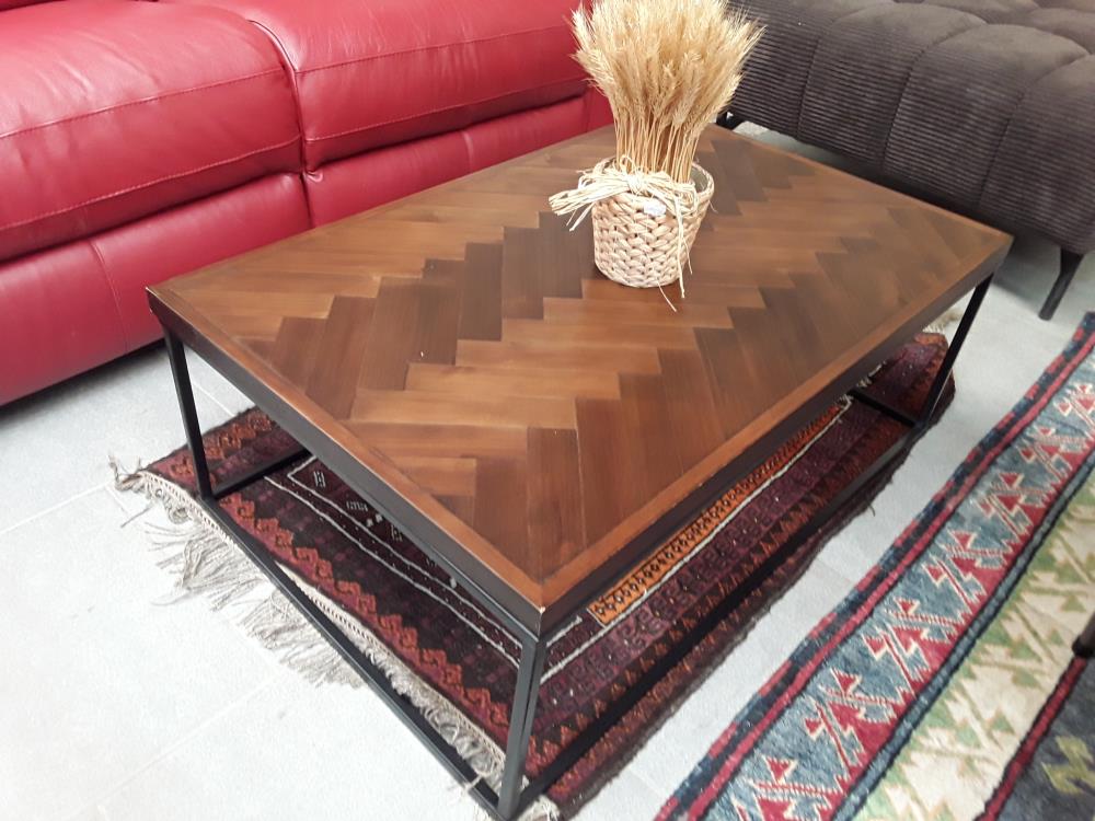 TABLE DE SALON MODERNE  