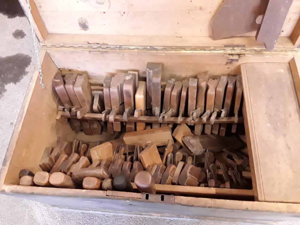 COFFRE À OUTIL DE COMPAGNON COMPLET