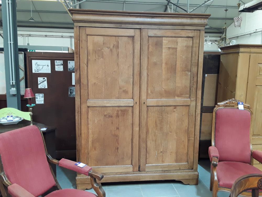 ARMOIRE 2 PORTES LOUIS PHILIPPE EN CHENE MASSIF 