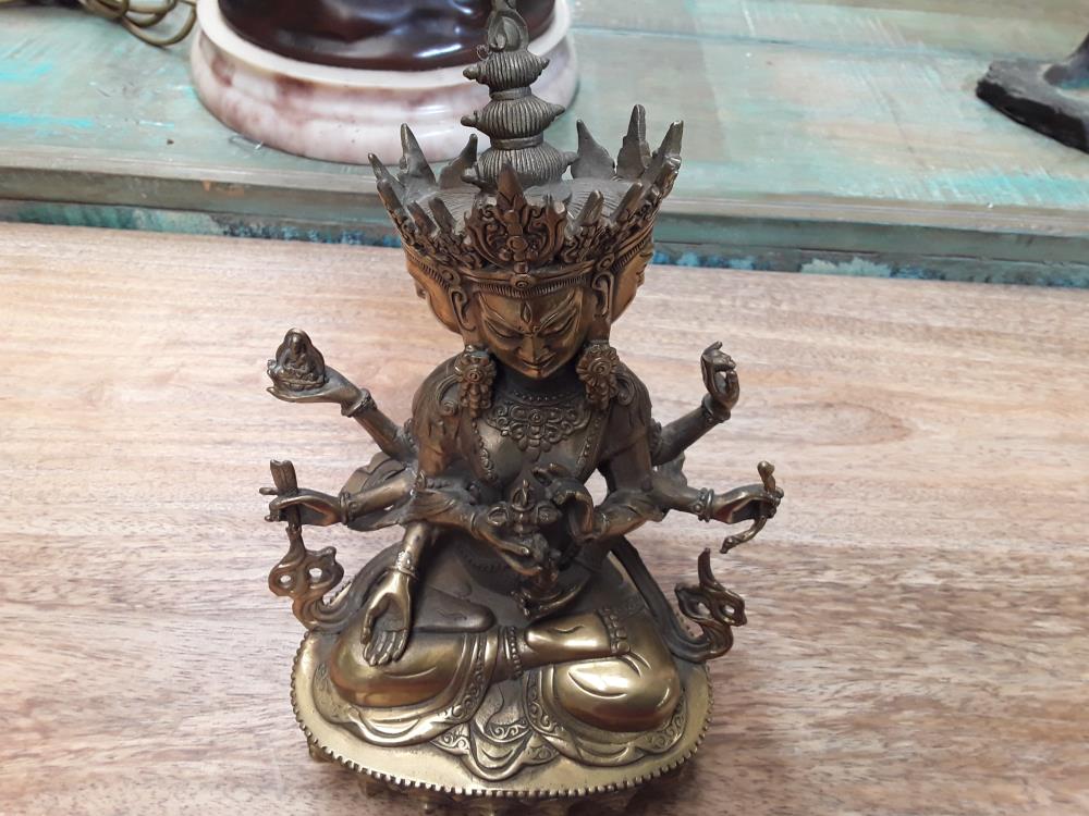 STATUE DE BOUDDHA TIBET 3 TETES 6 BRAS NAMGYALMA