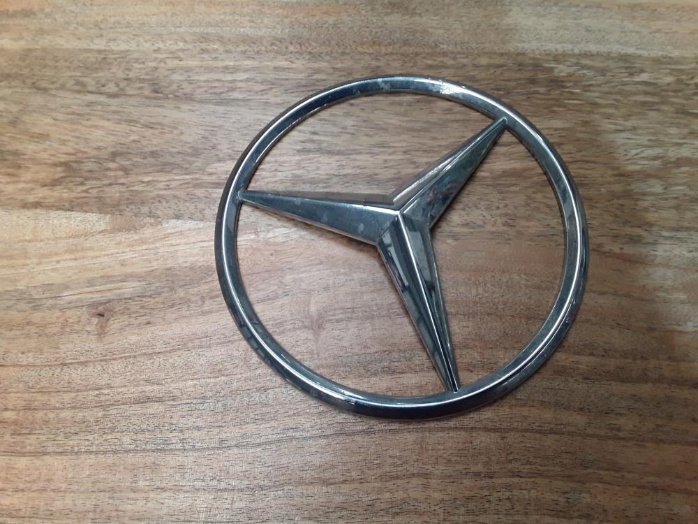 INSIGNE MERCEDES 
