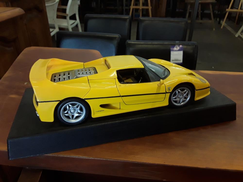 VOITURE MINIATURE FERRARI JAUNE