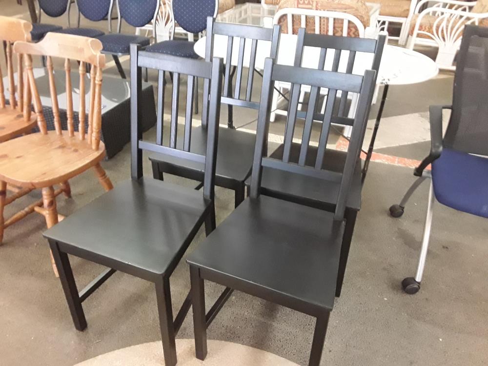 SERIE DE 4 CHAISES NOIR 