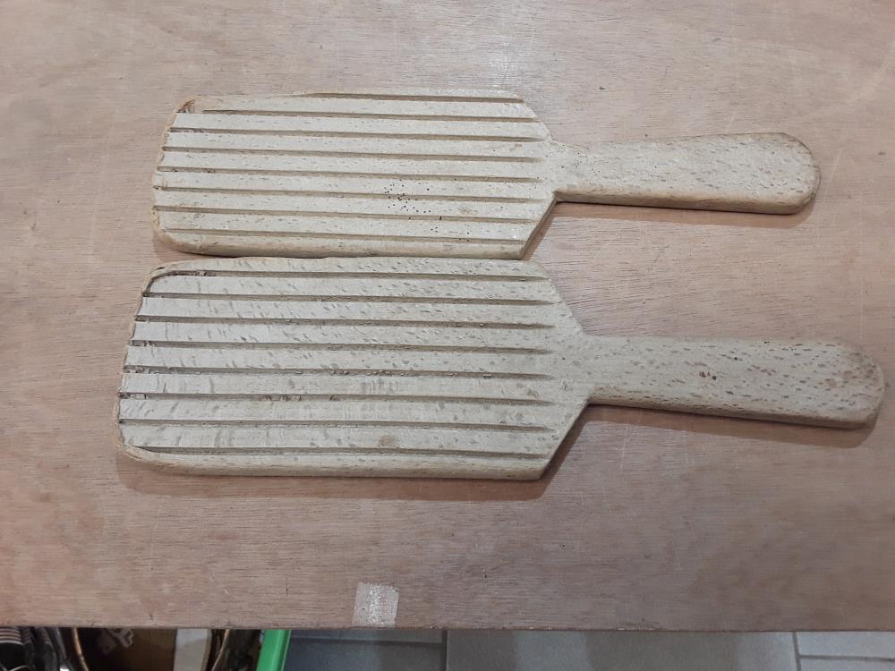 2 PALETTES A BEURRE 