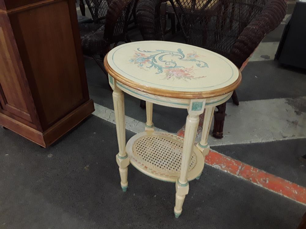 TABLE OVALE PATINEE DE ST LOUIS XVI