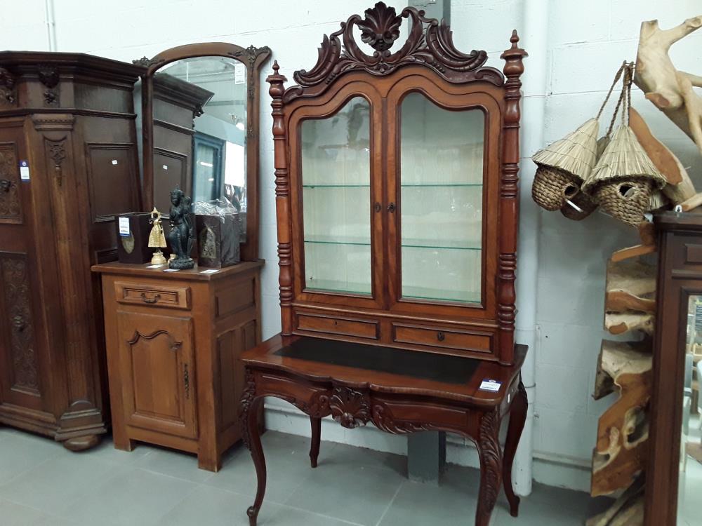 BUREAU DE DAME VITRINE POUR UNE CHAMBRE EN ACAJOU 