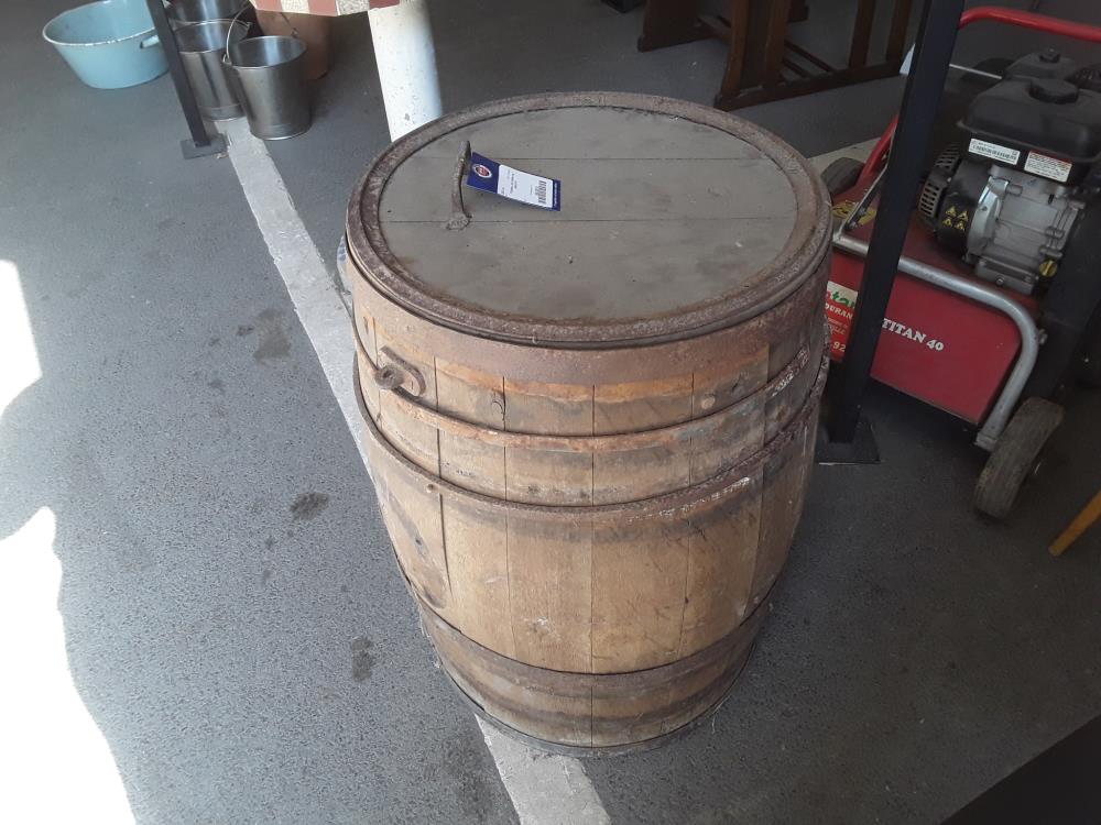 TONNEAU EN CHENE DE BARATTE 