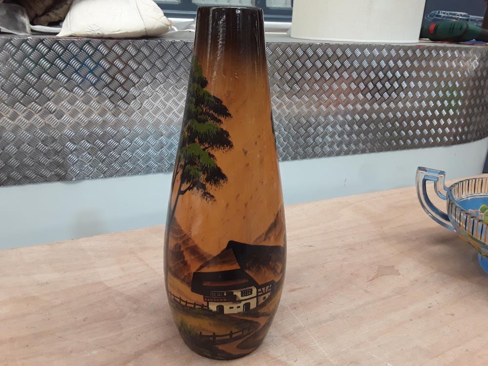 VASE EN BOIS PEINT 