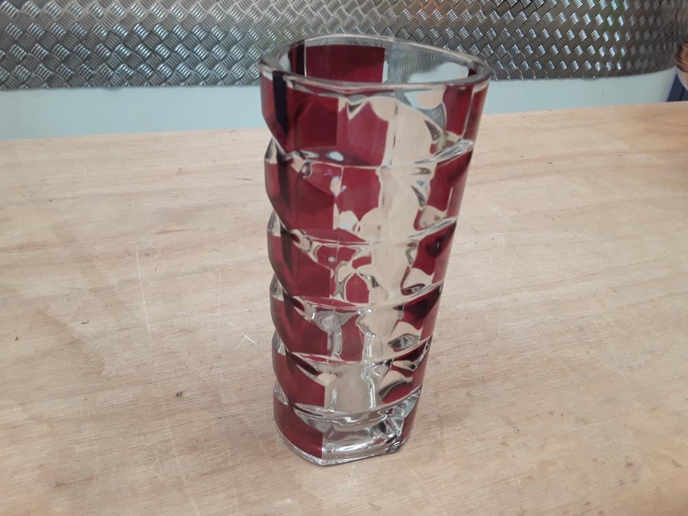 VASE FUSEAU ROUGE ET BLANC 