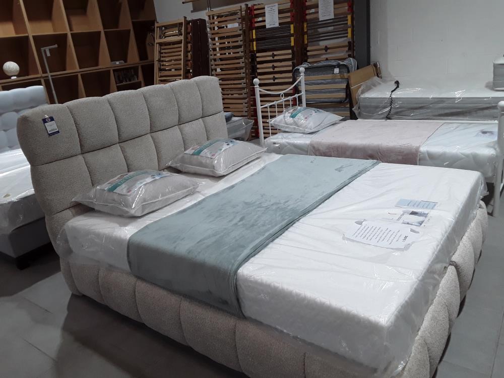 LIT GRAND HOTEL 5 ETOILES AVEC SOMMIER TAPISSIER DESIGN 