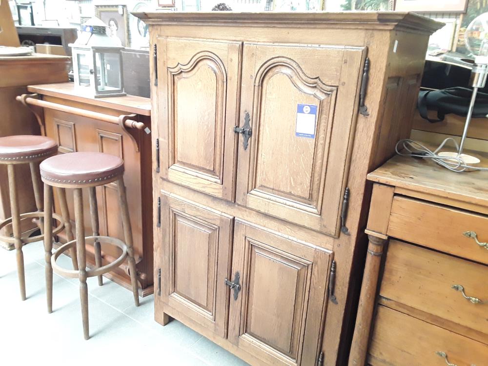 MEUBLE QUATRE PORTES 