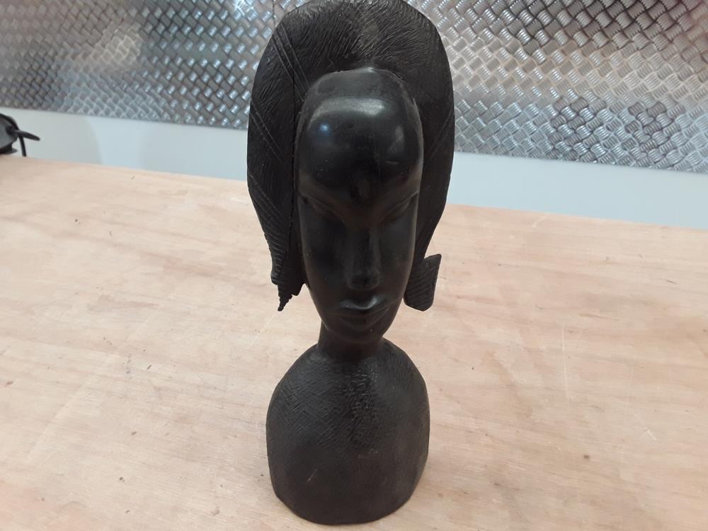 STATUETTE EN EBEN 